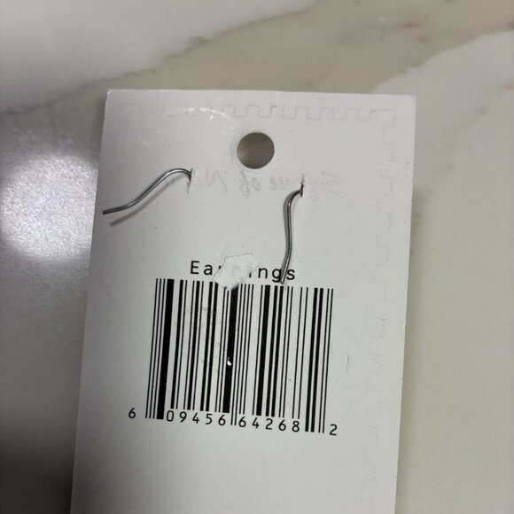 Cat earrings & daisy hairclips NWT. - Picture 4 of 5